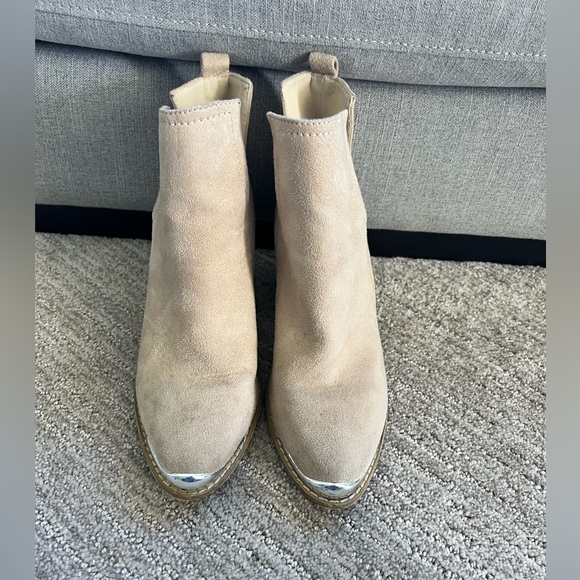 Tan booties - Picture 4 of 4